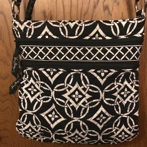 🌻MAKE ME AN OFFER🌻 Vera Bradley Crossbody